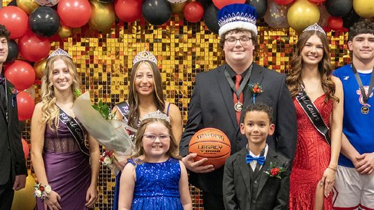 2026 Winter Royalty Crowned At EHS