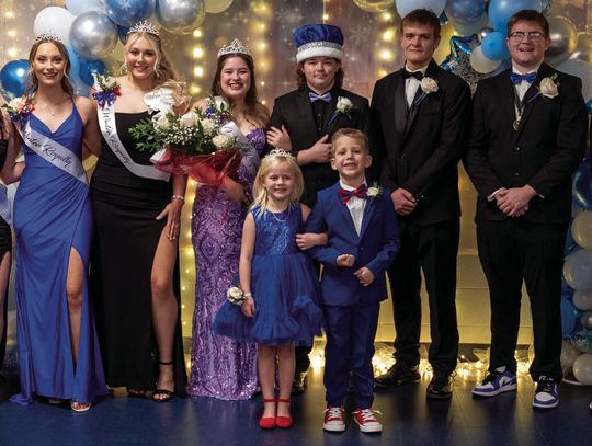 2025 Winter Royalty Crowned At EHS
