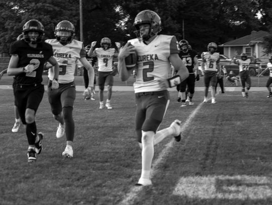 Eureka Claimed 44-14 Victory Over Fredonia