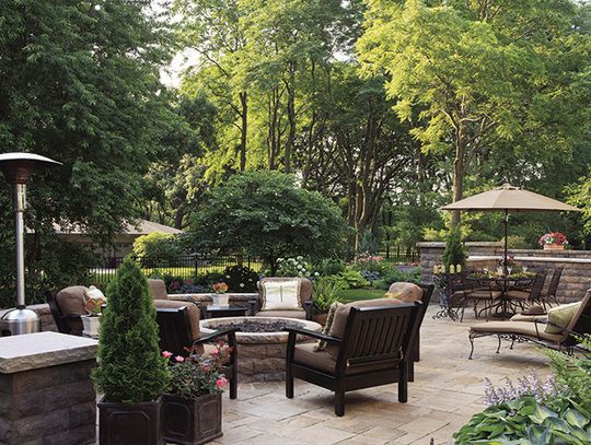 Must-Have Features When Outfitting An Outdoor Living Space