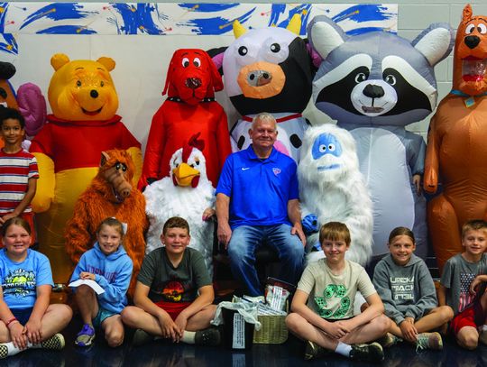 Students Presented Hoyt With Appreciation Gifts At Monthly Board Meeting; Special Morning Message