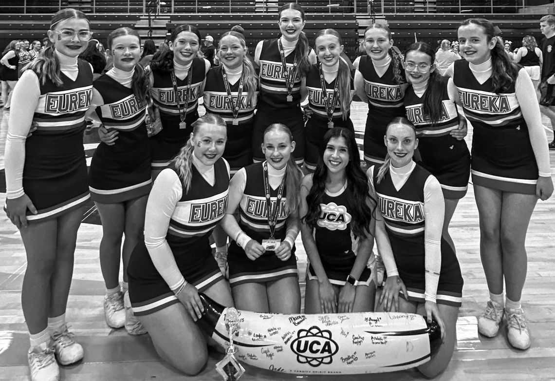 EHS Cheer Attends UCA Cheer Camp