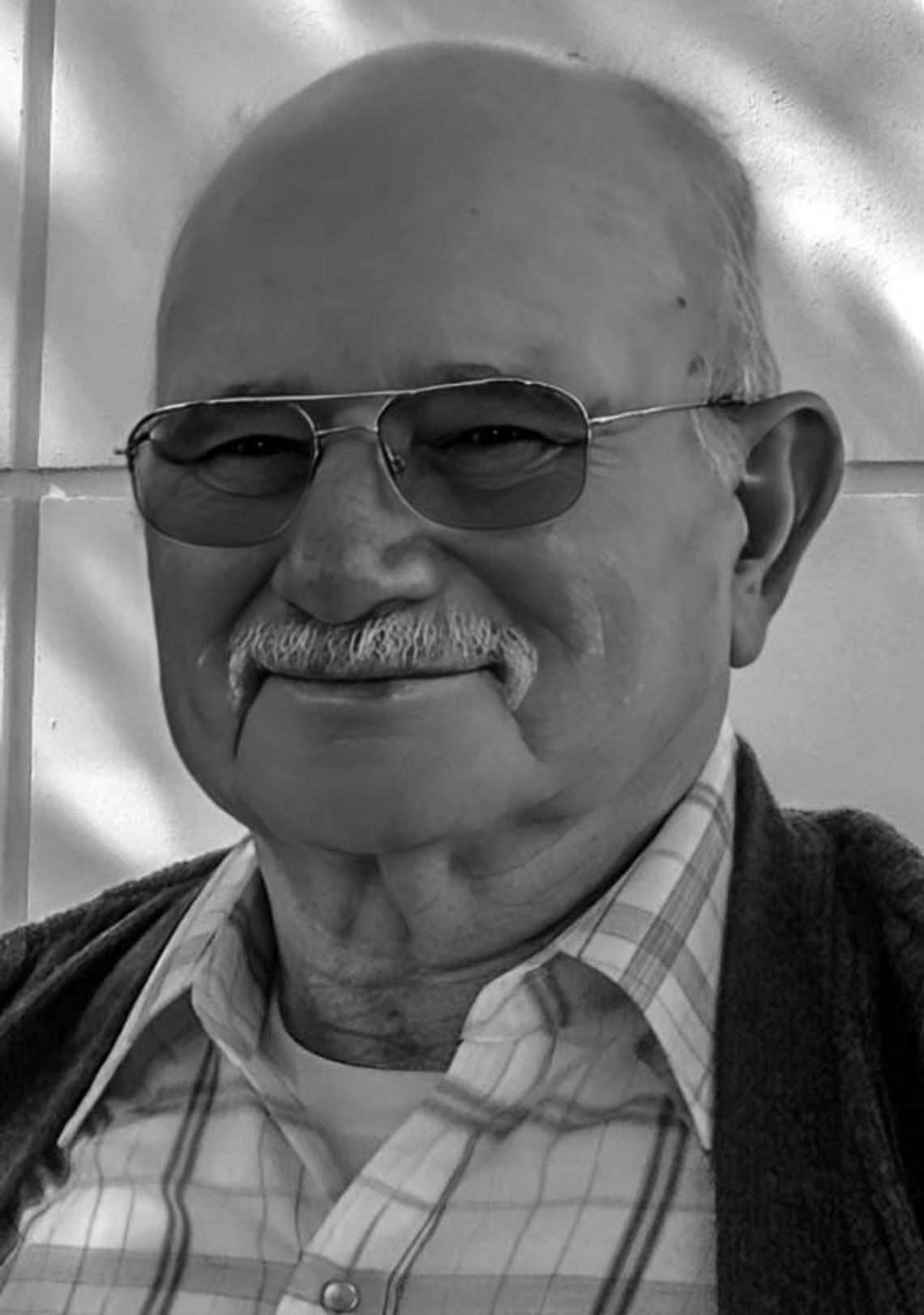 Leonard Beat Leonard Beat