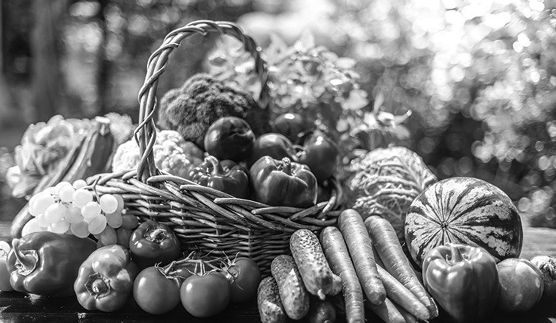 Low-calorie, Nutrient-rich Foods To Help You Maintain Overall Health Low-calorie, Nutrient-rich Foods To Help You Maintain Overall Health